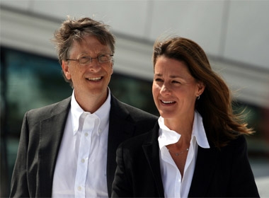 Vợ chồng Bill Gates ủng hộ 50 triệu USD để chống lại dịch Ebola