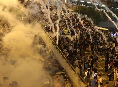 Biểu tình ở Hong Kong dữ dội nhất hai thập kỷ qua