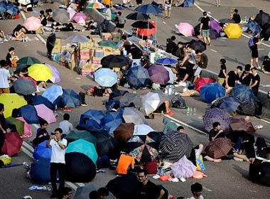 Biểu tình tại Hong Kong: 56 người bị thương, 89 người bị bắt 