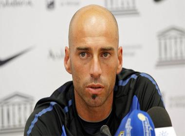 Thủ môn Man City bán độ