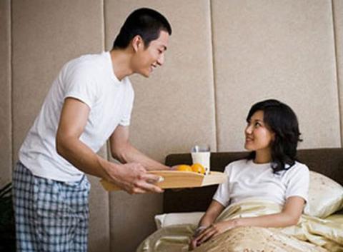 Chồng lười chăm vợ ốm (ảnh minh họa)