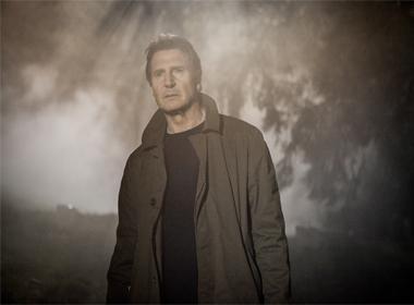 Lối đi giữa rừng bia mộ: Phim trinh thám mới của Liam Neeson