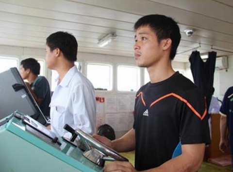 Vụ tàu Sunrise 689: Cướp biển nói tiếng Indonesia, hút thuốc lá tem Việt Nam