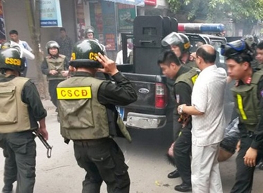 141 vây bắt kẻ trốn nã trong chung cư ở Hà Nội (Hình minh họa)