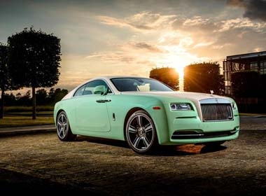 Xe siêu sang Rolls-Royce Wraith màu xanh cốm của triệu phú