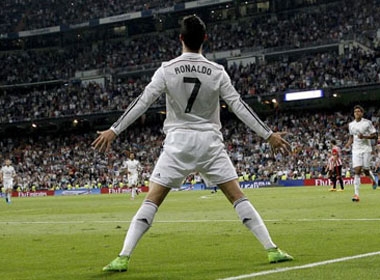 Liverpool: Phải làm những gì để cản bước Ronaldo?