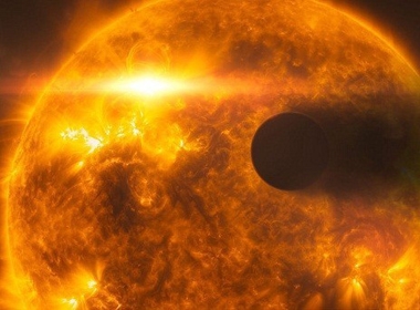 Phát hiện vết đen 'quái vật' trên Mặt trời đe dọa Trái đất