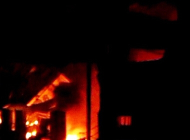 Cháy lớn kho hàng mũ bảo hiểm ở Vĩnh Phúc 