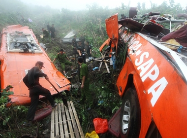 Hiện trường vụ tai nạn thảm khốc ở Lào Cai.