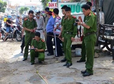 Công an khám nghiệm hiện trường vụ án (Ảnh minh họa)