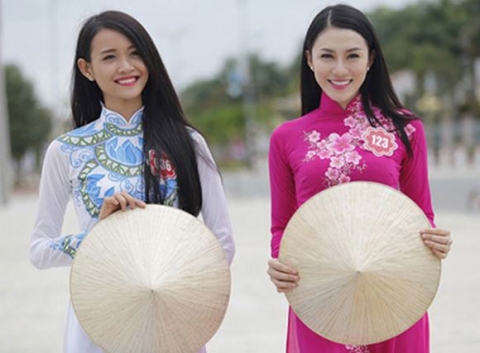 Trương Mỹ Nhân và Ngân Hà tại vòng Chung khảo khu vực phía Nam của Hoa hậu Việt Nam 2014