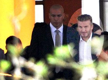 Beckham tại sân bay Nội Bài lúc 16h chiều 10/11