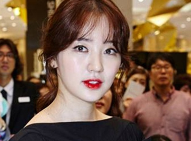 Yoon Eun Hye xuống sắc vì mặt béo, cằm ngấn mỡ 