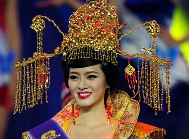 Nữ sinh 21 tuổi giành vương niệm Miss Model of the World China