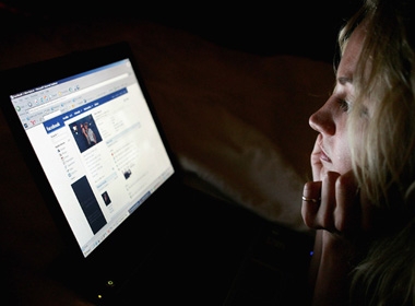 Khoa học: Tìm ra lý do 'nghiện' Facebook?