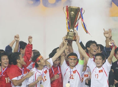 Bình luận AFF Suzuki Cup 2014: Khát vọng vươn lên!