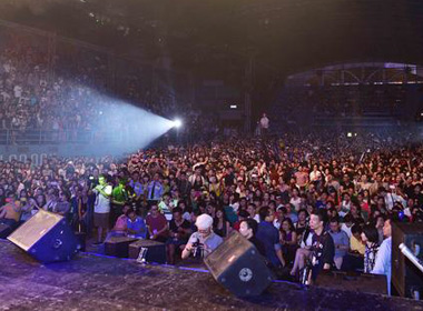 'Hương ga DJ Party' suýt vỡ sân vì khán giả đông 'choáng váng'