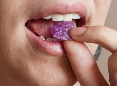 Sai lầm tai hại khi lạm dụng kẹo ngậm để chữa ho (ảnh minh họa)