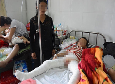 Cháu V. đang điều trị tại Bệnh viện nhi Nghệ An.
