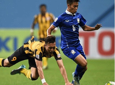 Thái Lan quật ngã Malaysia giành vé đầu tiên vào bán kết