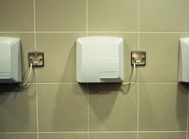 Máy sấy khô tay tự động chứa nhiều vi khuẩn hơn giấy vệ sinh