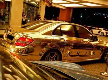 Choáng ngợp với bộ sưu tập siêu xe 5 tỷ đô của Quốc vương Brunei