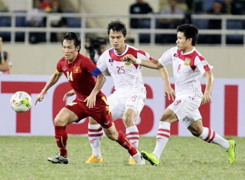 Đội trưởng đội tuyển Việt Nam Tấn Tài lại ngồi dự bị