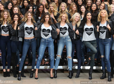 Ngắm 'dàn Jeans' của thiên thần của Victoria’s Secret trong ngày họp báo 