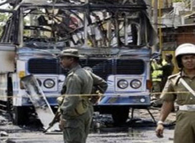 Đánh bom xe buýt ở Philippines, nhiều học sinh thiệt mạng