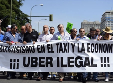 Lái xe taxi tại Madrid, Tây Ban Nha, phản đối Uber
