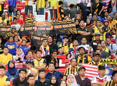 Clip: CĐV Malaysia gửi lời cảm ơn đất nước Việt Nam