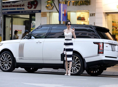 Cuộc chơi siêu xe của những mỹ nhân tiêu tiền bạo nhất showbiz