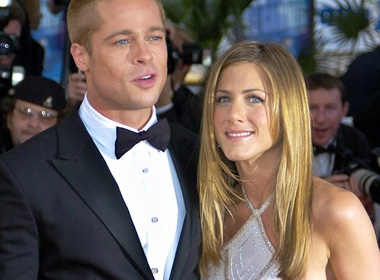Brad Pitt và Jennifer Aniston chia tay khiến fan tiếc nuối