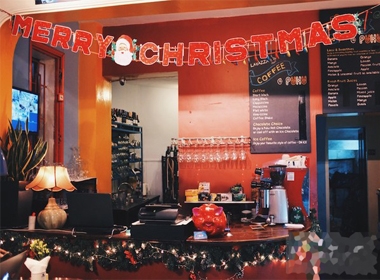 Những cửa hàng, quán cafe trang trí đẹp nhất mùa Noel năm nay ở Hà Nội