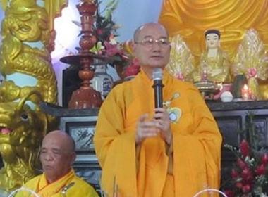 Hòa thượng Thích Ngộ Tánh - Phó Ban Trị sự GHPGVN tỉnh Khánh Hòa (người đứng giữa).