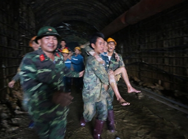 Những hình ảnh khó quên nhất trong vụ Sập hầm thuỷ điện Đạ Dâng