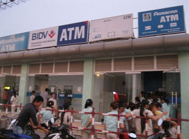   Chống tình trạng các cây ATM hết tiền dịp tết Nguyên đán Ất Mùi
