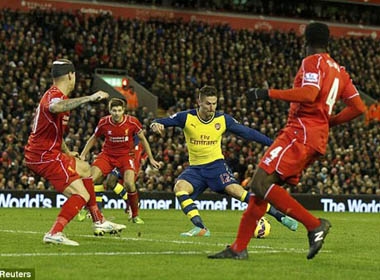Liverpool 2-2 Arsenal: The Kop 'thoát hiểm' trên sân nhà