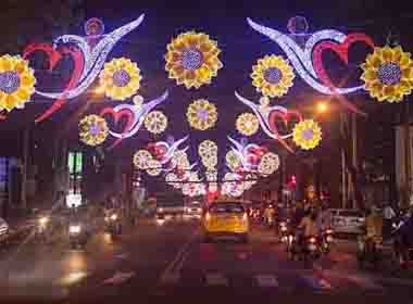 Chùm ảnh: Sài Gòn đẹp lung linh chào Noel và năm mới 2015