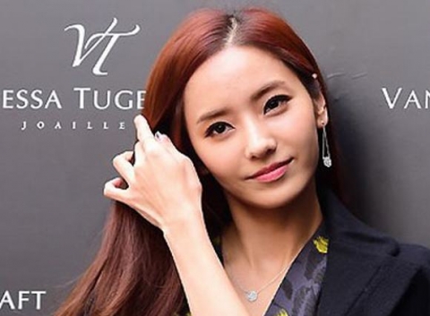 'Barbie xứ Hàn' Han Chae Young khoe vẻ đẹp không tỳ vết ở tuổi 34