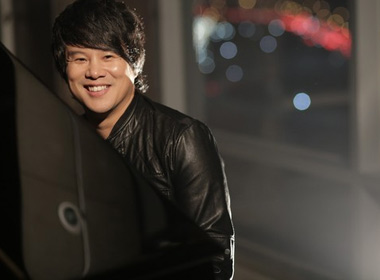 Thanh Bùi chính thức ngồi 'ghế nóng' Vietnam Idol 2015