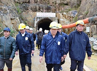 Vụ sập hầm thủy điện Đạ Dâng: Thi công… không cần giấy phép