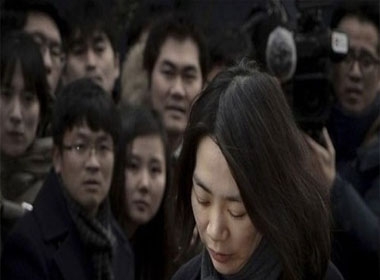 Một quan chức bị bắt vì tiết lộ thông tin vụ con gái tổng giám đốc Korean Air