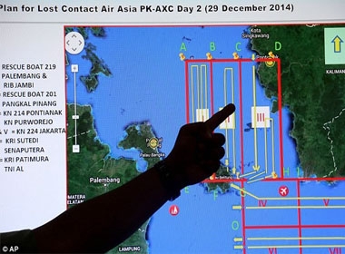 Chuyên gia cơ quan tìm kiếm cứu nạn Indonesia khoanh vùng địa điểm được cho là nơi QZ8501 có thể rơi