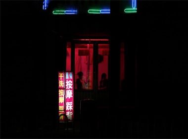 Trung Quốc triệt phá đường dây 'mại dâm mẹ trẻ'