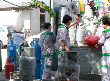 Tin tốt lành đầu 2015: Gas giảm 33.000 đồng/bình 