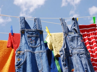 Cách giặt và bảo quản đồ jeans luôn mới 