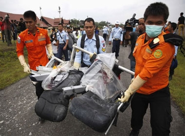Indonesia đình chỉ các quan chức hàng không liên quan vụ QZ8501