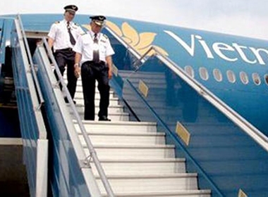 Từ 1/1/2015, lương phi công Vietnam Airlines cao nhất 102 triệu đồng/tháng