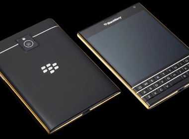 BlackBerry Passport nạm vàng và bạch kim, giá từ 1.893 USD